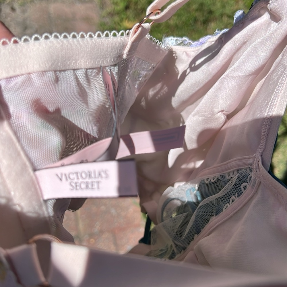 Victoria’s Secret balconette bra - Picture 5 of 8